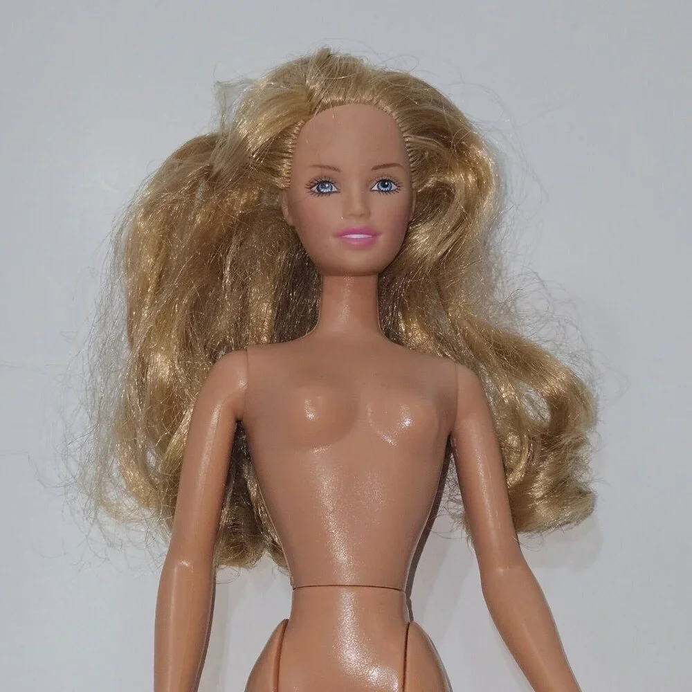 Barbie Doll Wavy Blonde Hair Swivel Waist Blue Eyes Pink Lips Nude Mattel 1995